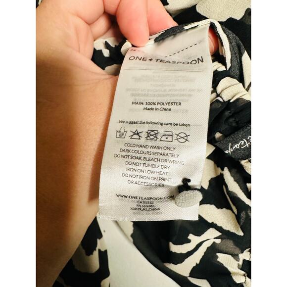 ONE TEASPOON Different Dimension Bubble Black White Sheer Chiffon Top Size Small - Picture 9 of 10